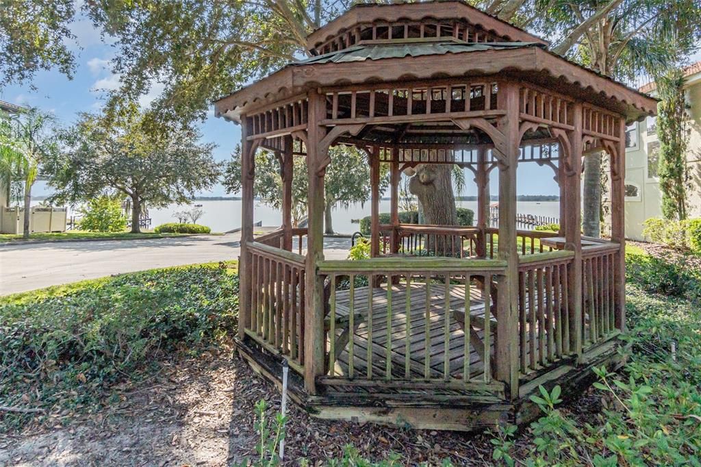 На продажу: $700,000 (5 спален, 3 ванн, 3381 Квадратных фут)