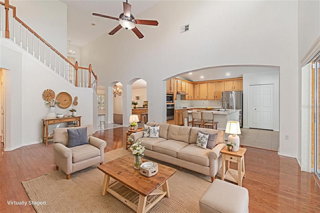 На продажу: $700,000 (5 спален, 3 ванн, 3381 Квадратных фут)