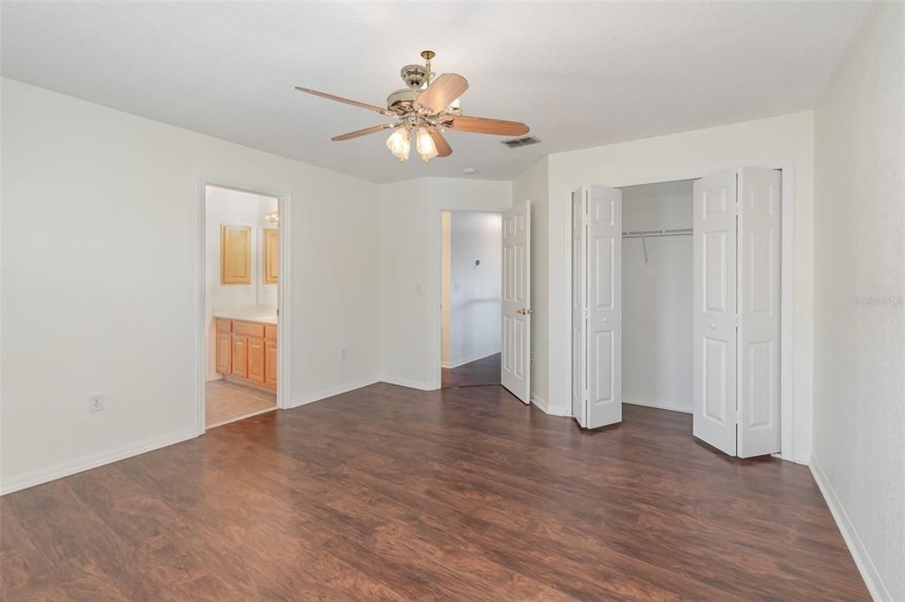 На продажу: $700,000 (5 спален, 3 ванн, 3381 Квадратных фут)