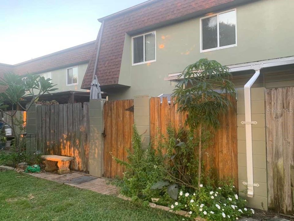 В аренду: $2,290 (3 спален, 2 ванн, 1275 Квадратных фут)