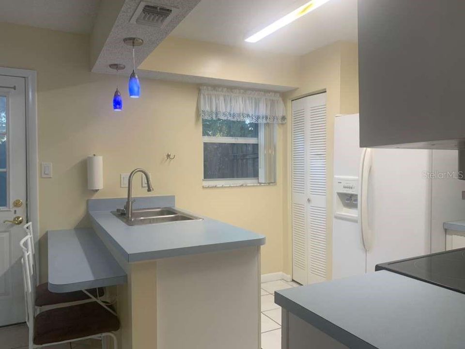 В аренду: $2,290 (3 спален, 2 ванн, 1275 Квадратных фут)