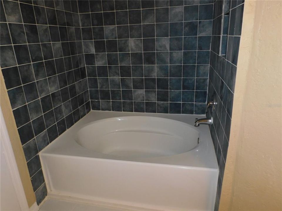 For Sale: $189,000 (3 beds, 2 baths, 1260 Square Feet)