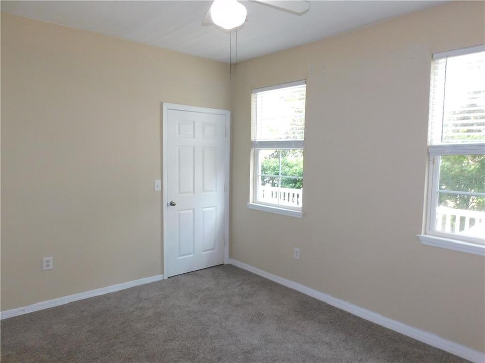 For Sale: $189,000 (3 beds, 2 baths, 1260 Square Feet)