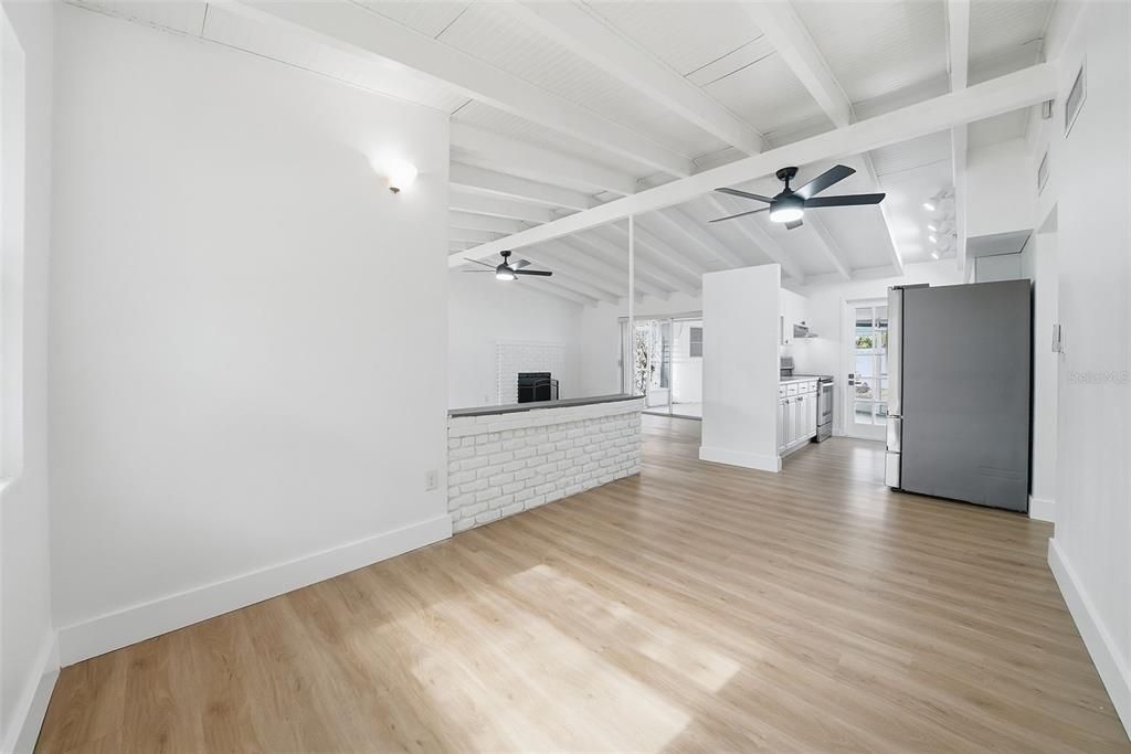 En Venta: $350,000 (2 camas, 1 baños, 1001 Pies cuadrados)