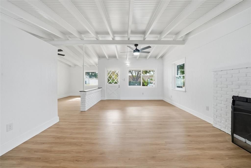 En Venta: $350,000 (2 camas, 1 baños, 1001 Pies cuadrados)