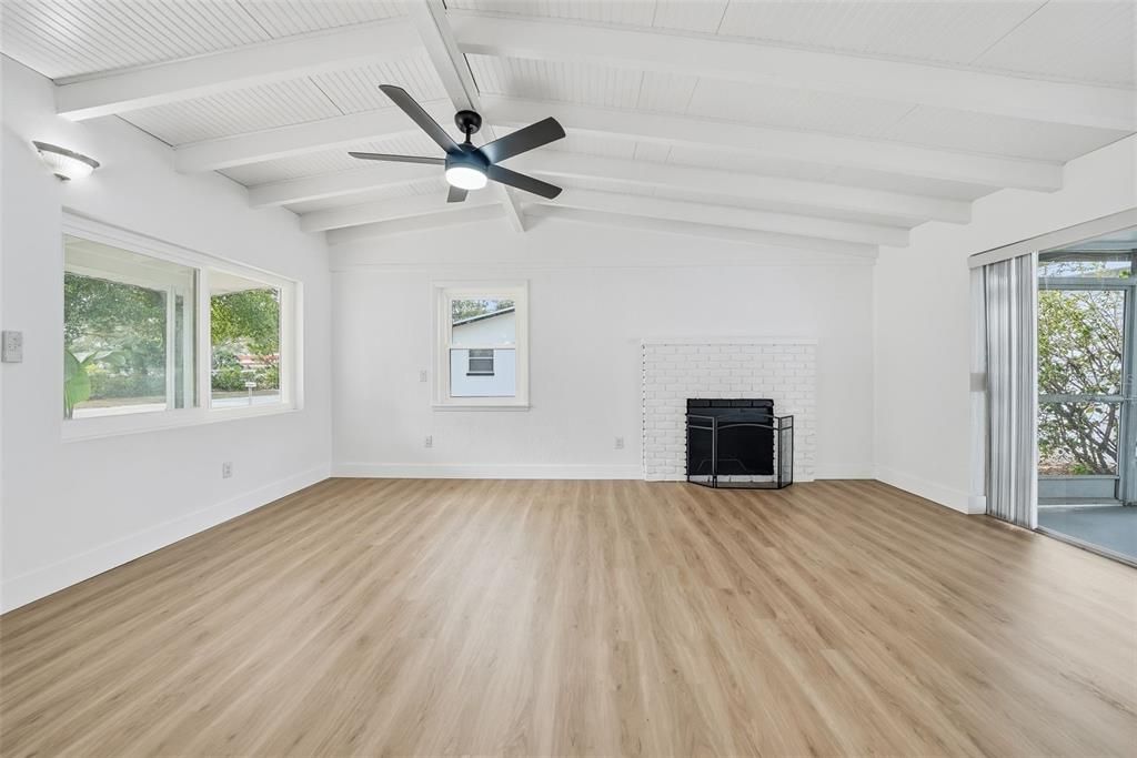 En Venta: $350,000 (2 camas, 1 baños, 1001 Pies cuadrados)