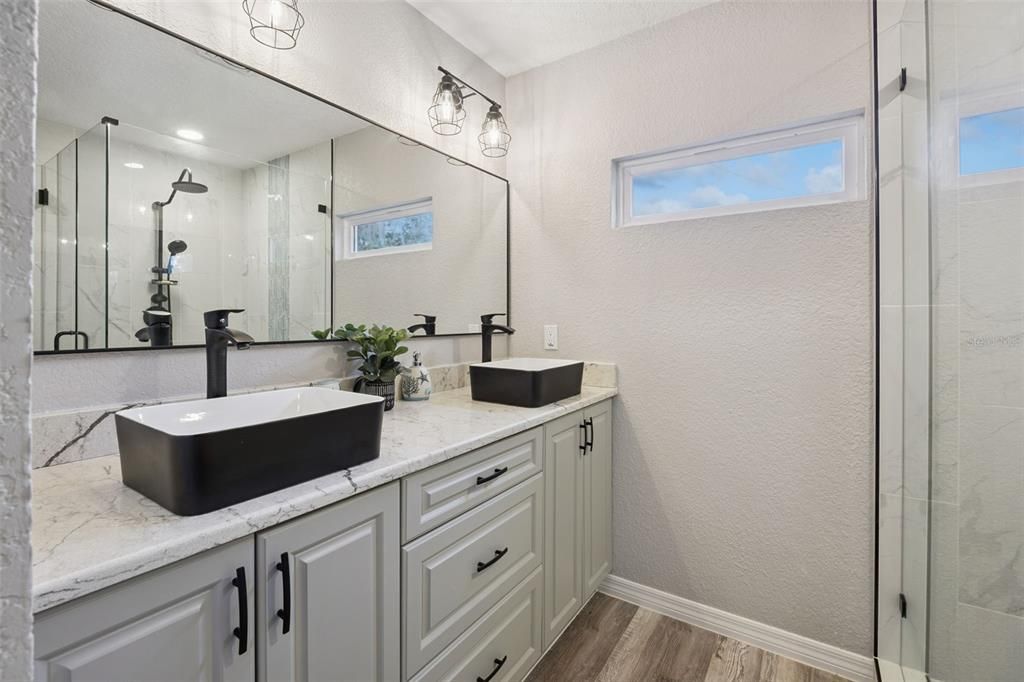 待售: $300,000 (3 贝兹, 2 浴室, 1611 平方英尺)