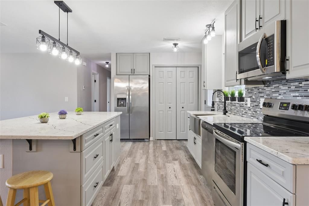 待售: $300,000 (3 贝兹, 2 浴室, 1611 平方英尺)