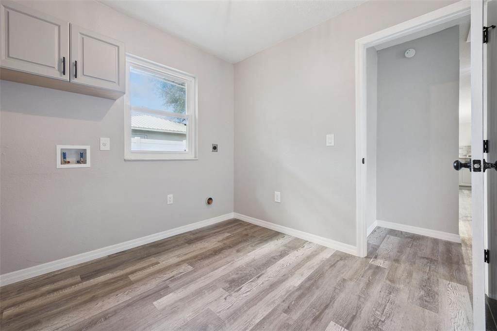 待售: $300,000 (3 贝兹, 2 浴室, 1611 平方英尺)