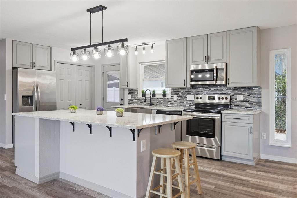 待售: $300,000 (3 贝兹, 2 浴室, 1611 平方英尺)