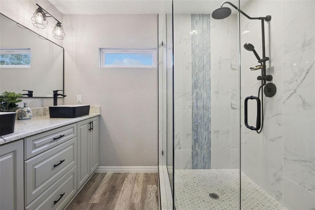 待售: $300,000 (3 贝兹, 2 浴室, 1611 平方英尺)