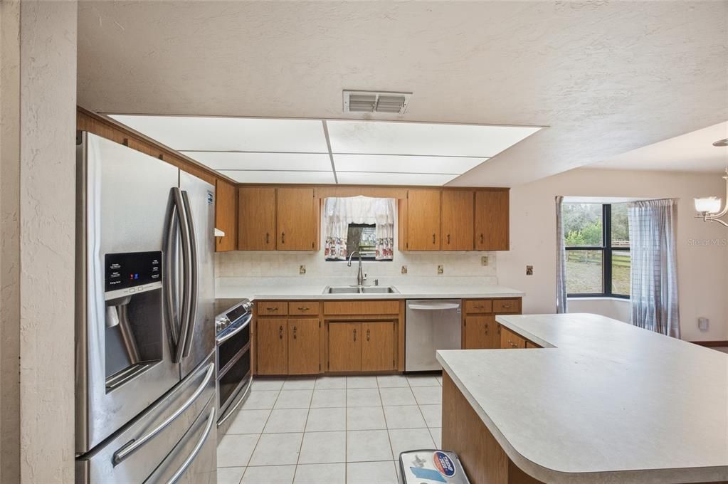 For Sale: $445,000 (2 beds, 2 baths, 1802 Square Feet)