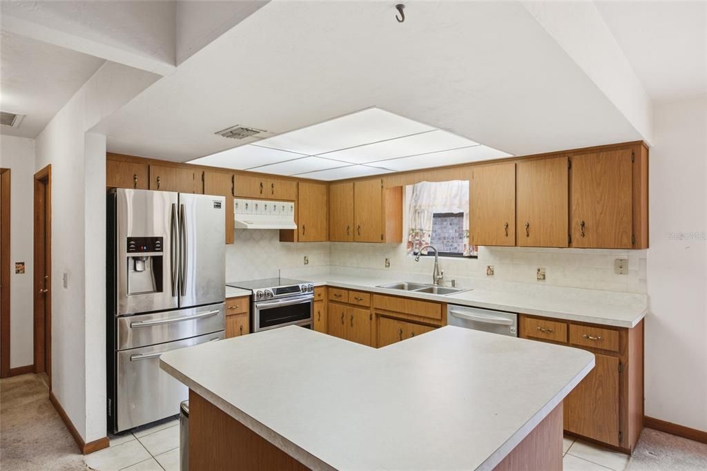 For Sale: $445,000 (2 beds, 2 baths, 1802 Square Feet)