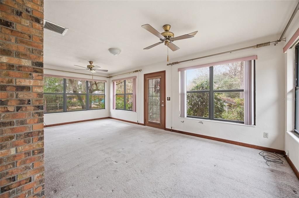 For Sale: $445,000 (2 beds, 2 baths, 1802 Square Feet)