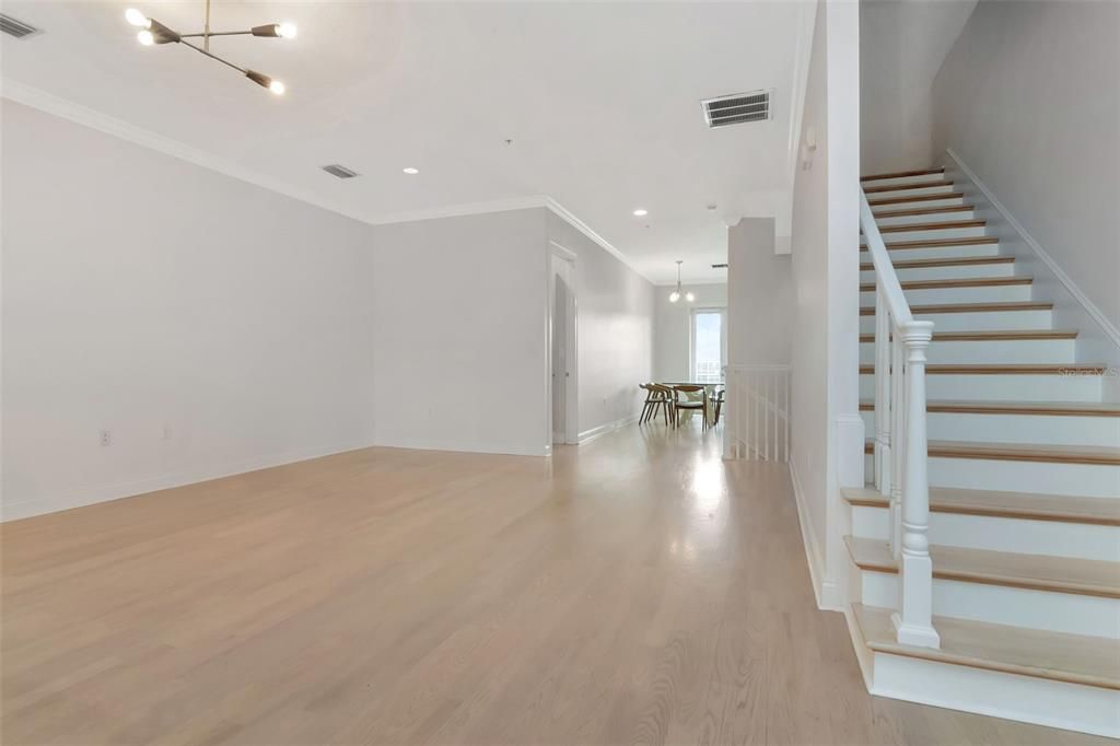 En Venta: $849,000 (3 camas, 3 baños, 2527 Pies cuadrados)