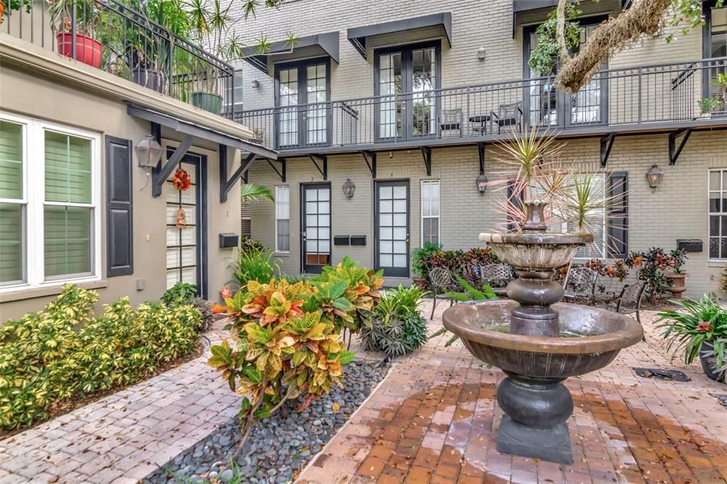 En Venta: $849,000 (3 camas, 3 baños, 2527 Pies cuadrados)