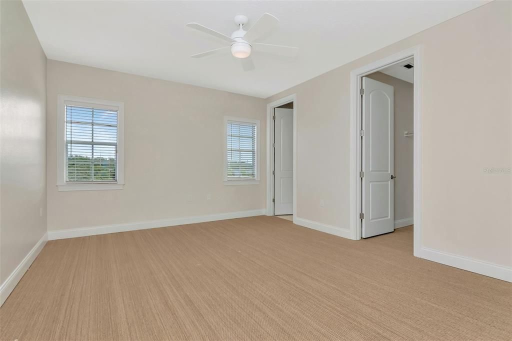 En Venta: $849,000 (3 camas, 3 baños, 2527 Pies cuadrados)