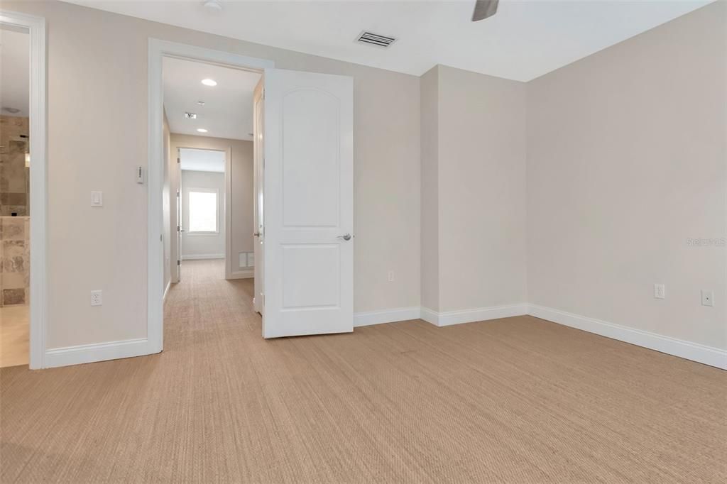 En Venta: $849,000 (3 camas, 3 baños, 2527 Pies cuadrados)