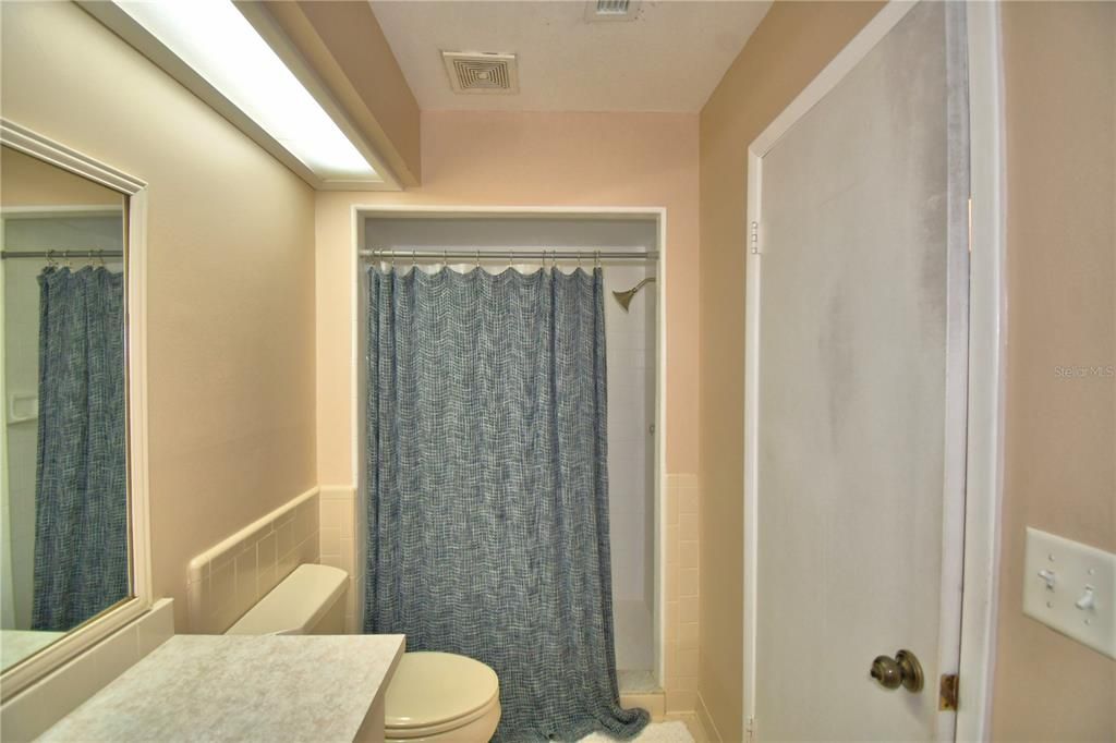 For Sale: $299,999 (2 beds, 2 baths, 1293 Square Feet)