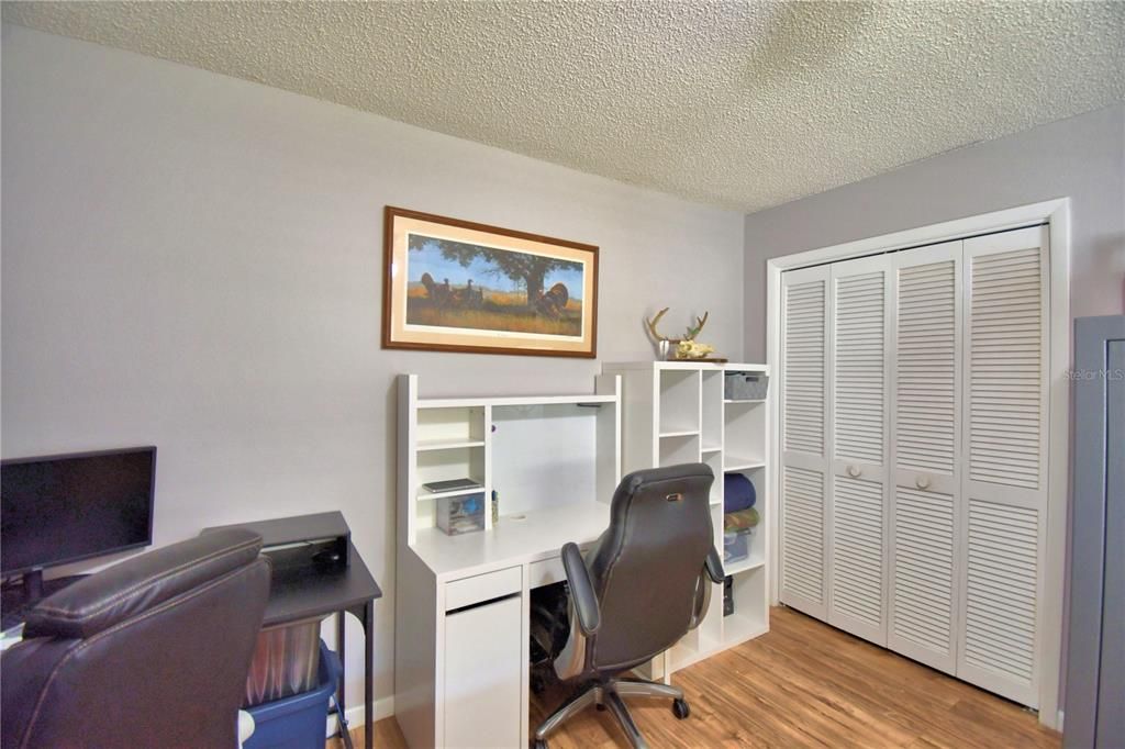 For Sale: $299,999 (2 beds, 2 baths, 1293 Square Feet)