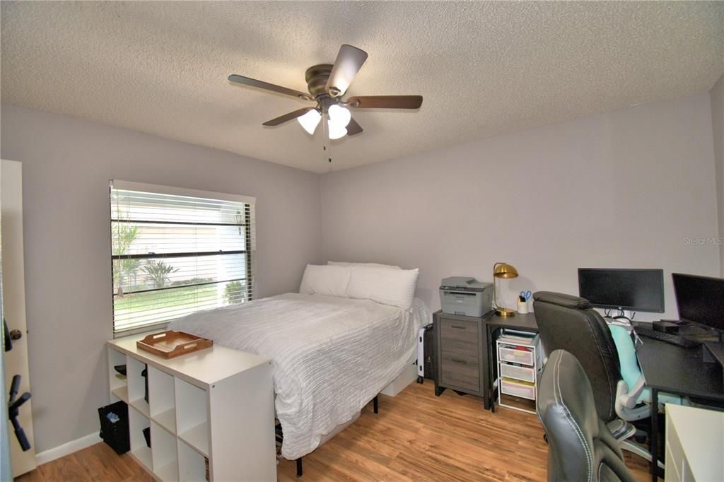 For Sale: $299,999 (2 beds, 2 baths, 1293 Square Feet)