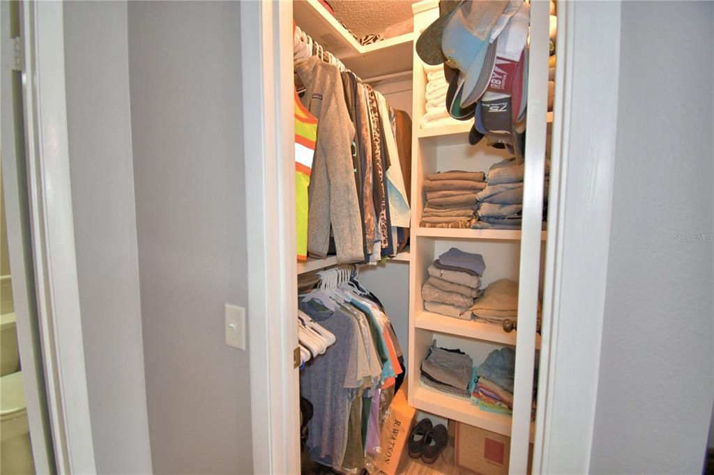 For Sale: $299,999 (2 beds, 2 baths, 1293 Square Feet)