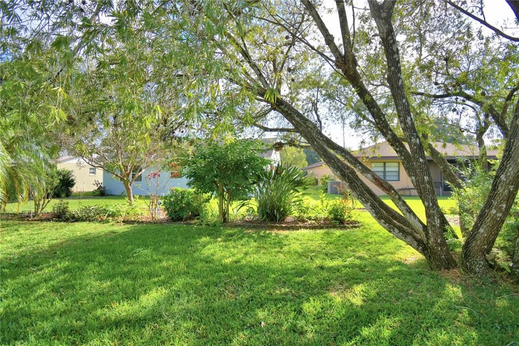 For Sale: $299,999 (2 beds, 2 baths, 1293 Square Feet)