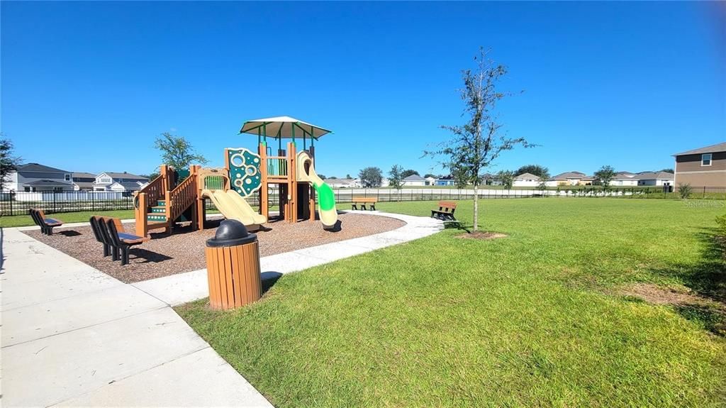 For Sale: $315,000 (3 beds, 2 baths, 1400 Square Feet)