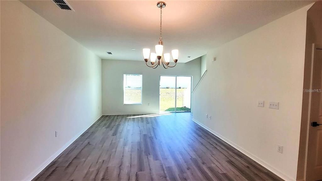 For Sale: $315,000 (3 beds, 2 baths, 1400 Square Feet)