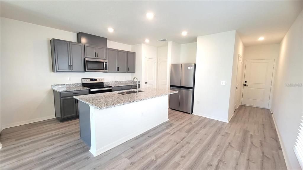 For Sale: $315,000 (3 beds, 2 baths, 1400 Square Feet)