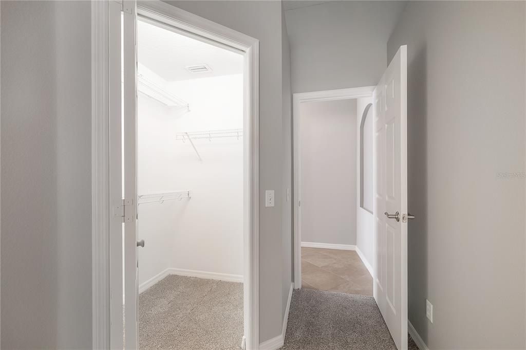 出租: $3,100 (3 贝兹, 2 浴室, 1549 平方英尺)