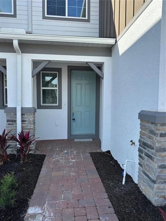 出租: $2,400 (3 贝兹, 2 浴室, 1687 平方英尺)