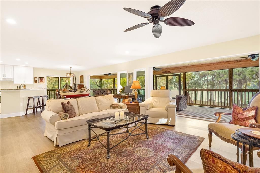 На продажу: $875,000 (2 спален, 2 ванн, 1915 Квадратных фут)