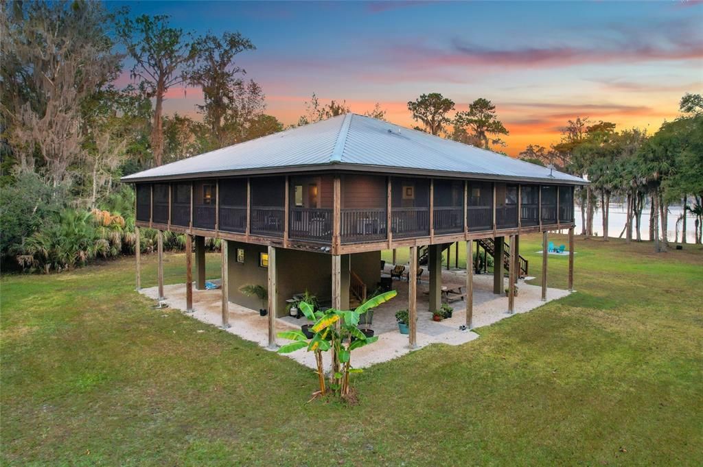 На продажу: $875,000 (2 спален, 2 ванн, 1915 Квадратных фут)