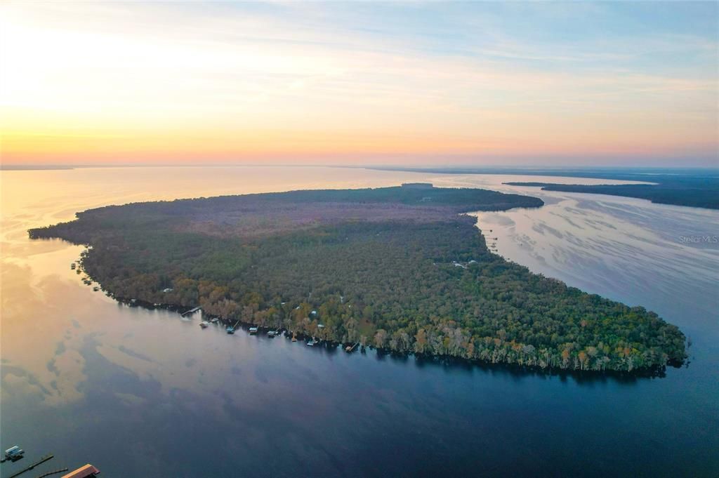 На продажу: $875,000 (2 спален, 2 ванн, 1915 Квадратных фут)