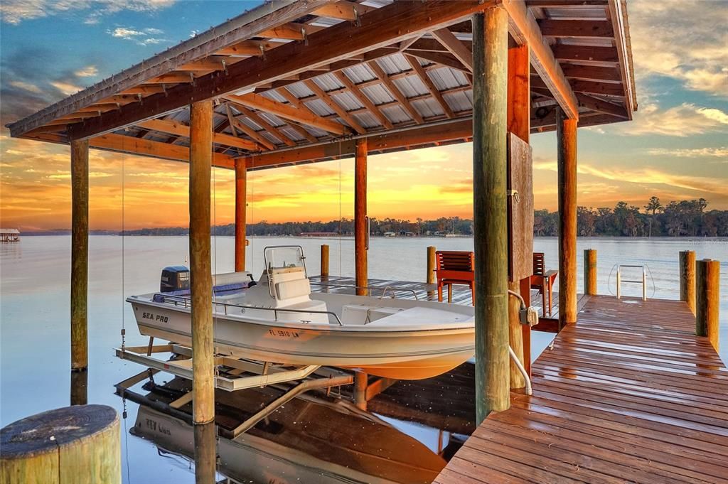 На продажу: $875,000 (2 спален, 2 ванн, 1915 Квадратных фут)