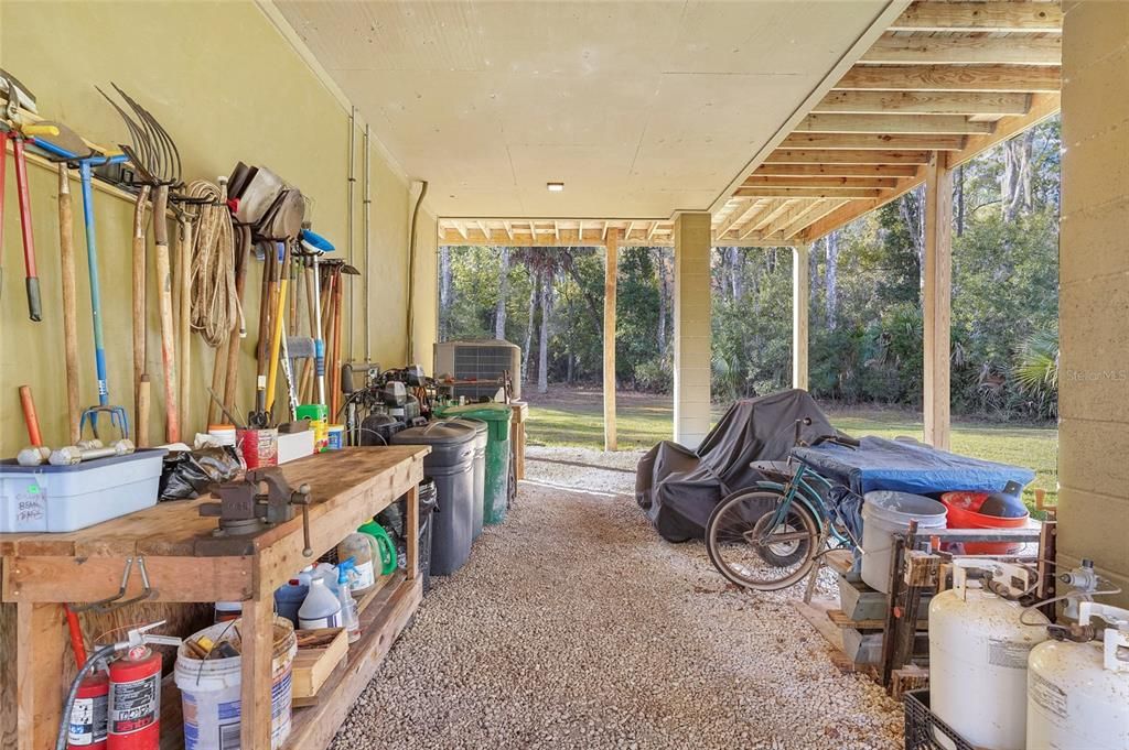 На продажу: $875,000 (2 спален, 2 ванн, 1915 Квадратных фут)