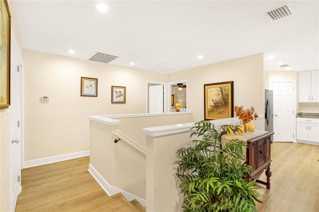 На продажу: $875,000 (2 спален, 2 ванн, 1915 Квадратных фут)