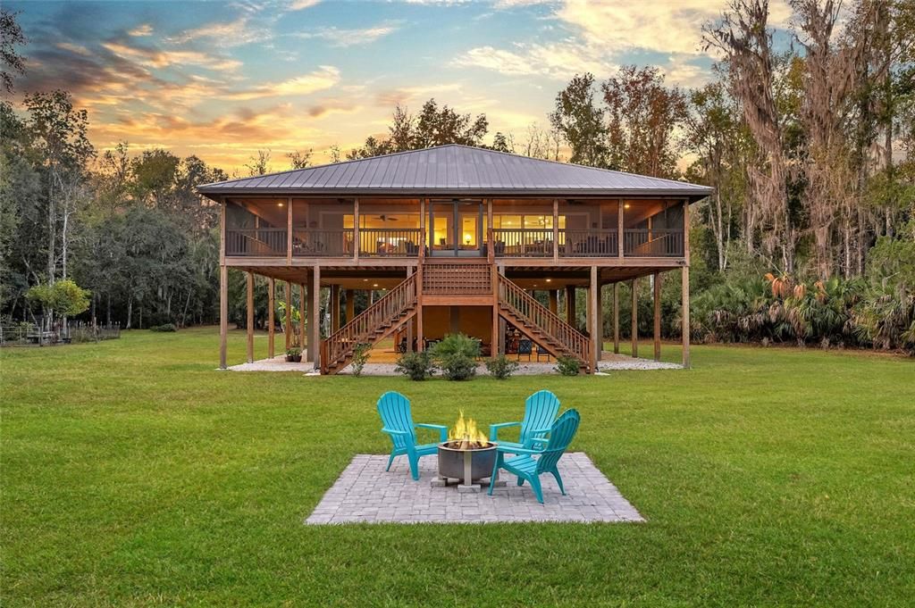 На продажу: $875,000 (2 спален, 2 ванн, 1915 Квадратных фут)