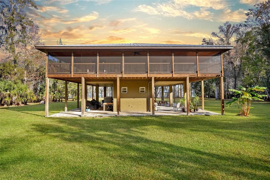 На продажу: $875,000 (2 спален, 2 ванн, 1915 Квадратных фут)