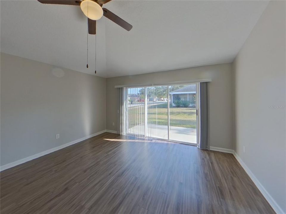 For Rent: $2,319 (4 beds, 2 baths, 1959 Square Feet)