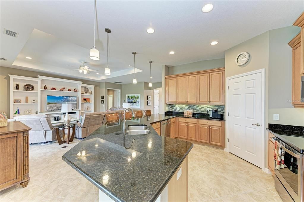 En Venta: $625,000 (3 camas, 2 baños, 1904 Pies cuadrados)