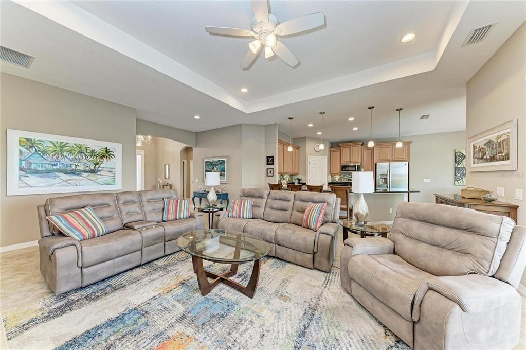 En Venta: $625,000 (3 camas, 2 baños, 1904 Pies cuadrados)