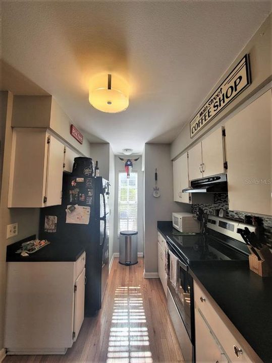For Rent: $2,100 (2 beds, 2 baths, 1110 Square Feet)