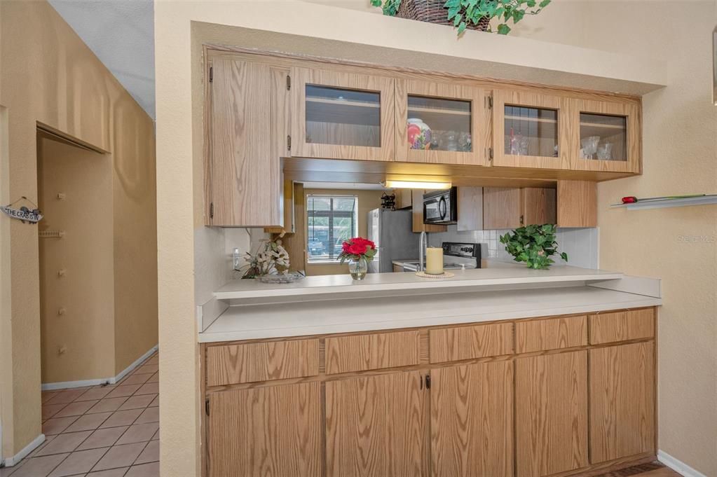 На продажу: $210,000 (2 спален, 2 ванн, 930 Квадратных фут)