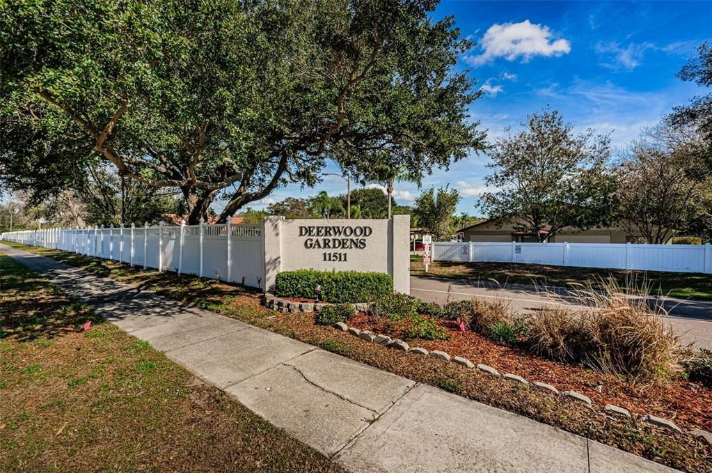 На продажу: $210,000 (2 спален, 2 ванн, 930 Квадратных фут)