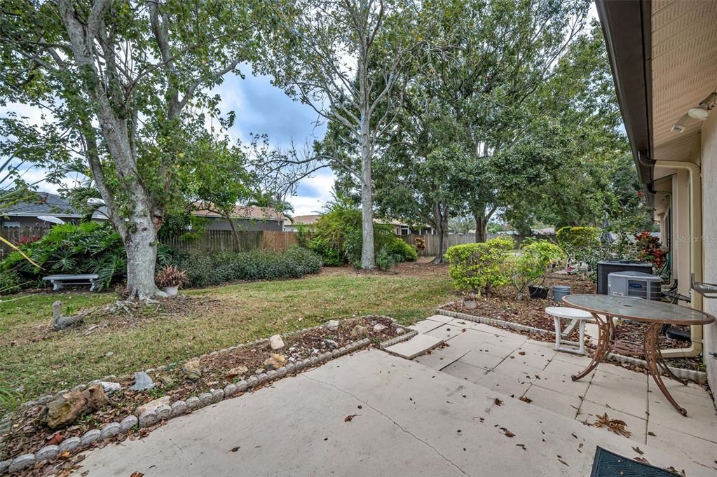 На продажу: $210,000 (2 спален, 2 ванн, 930 Квадратных фут)