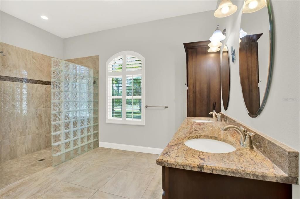 待售: $418,000 (3 贝兹, 2 浴室, 1924 平方英尺)