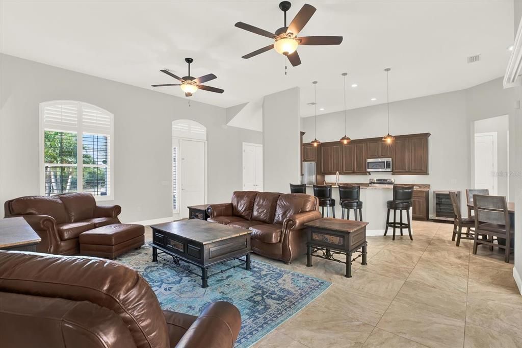 待售: $418,000 (3 贝兹, 2 浴室, 1924 平方英尺)