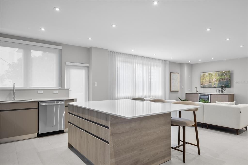 En Renta: $8,500 (3 camas, 3 baños, 2700 Pies cuadrados)